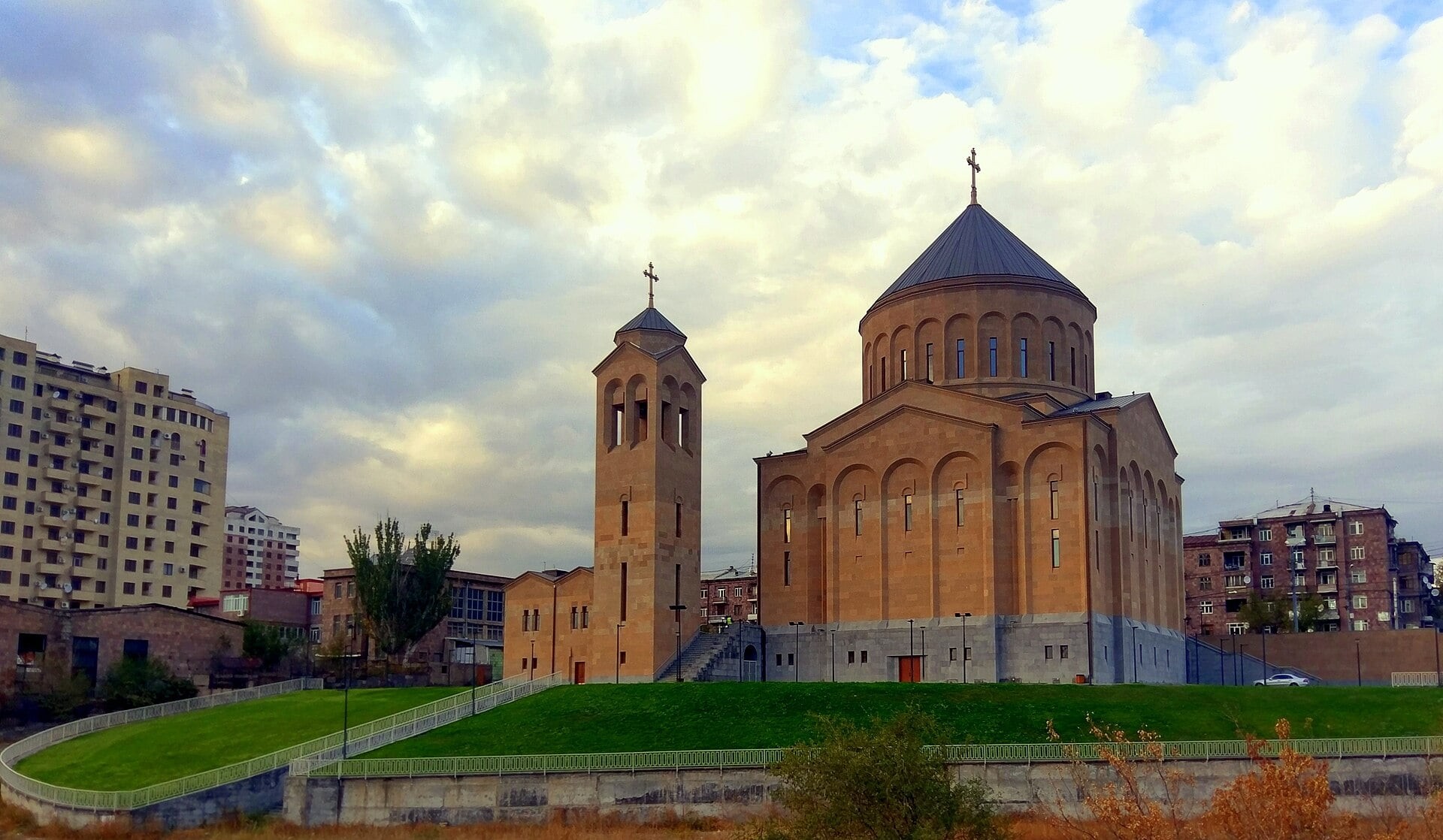 Հոգևոր ընտանիք. Արաբկիրի Սուրբ Խաչ եկեղեցի