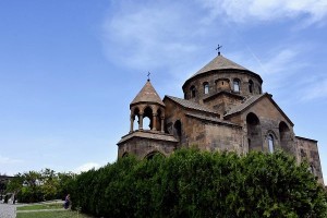 Սուրբ Հռիփսիմյանց կույսերի տոնը՝ եռատոն